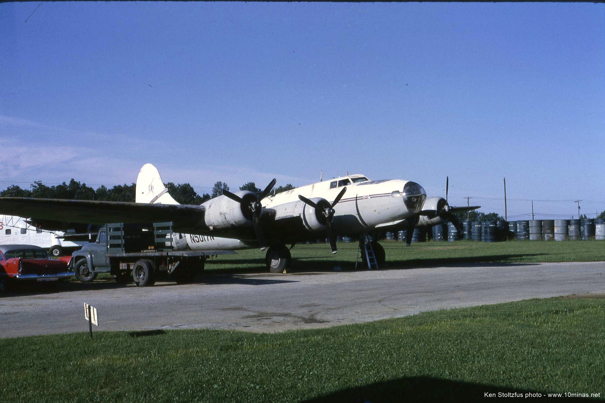 Boeing_B-17G_N5017N_Stoltzfus_Coatesville_PA