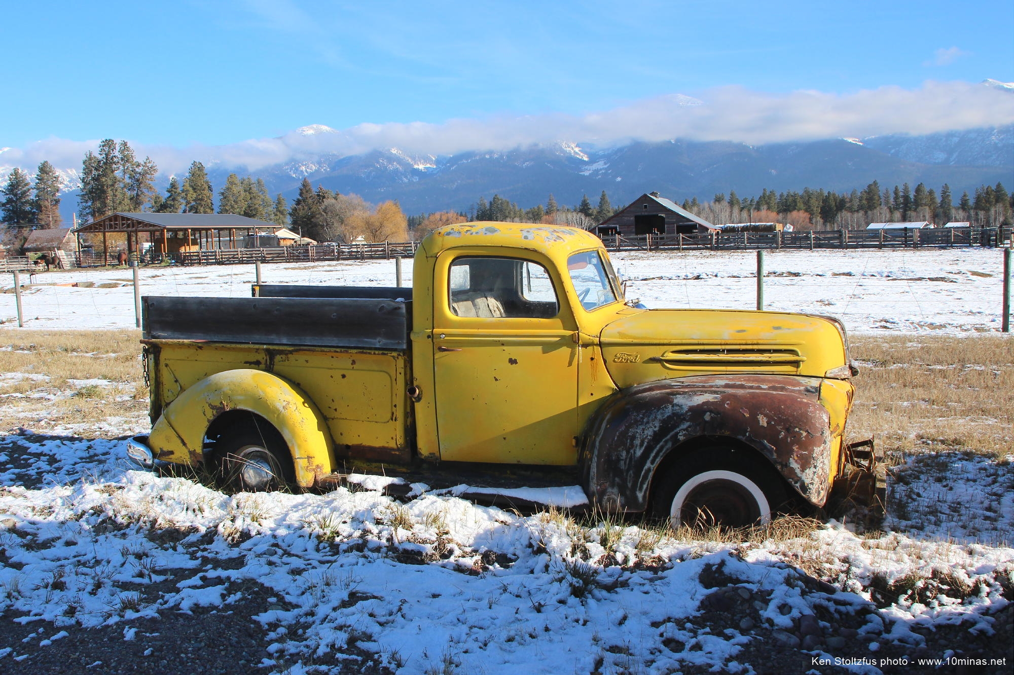 Old_Ford_pickup_truck_picture